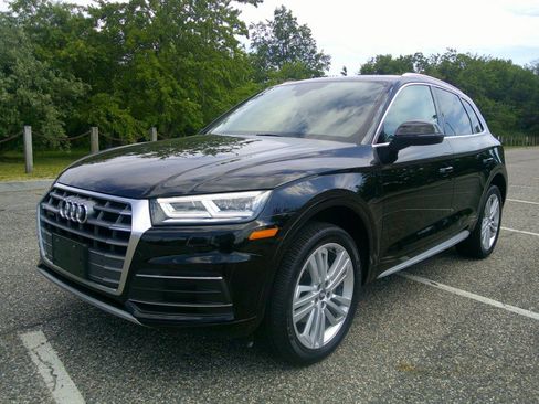 Used 2020 Audi Q5 2.0T Premium Plus w/ Premium Plus Package AWD/4WD image 2