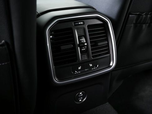 New 2026 Porsche Macan S image 21