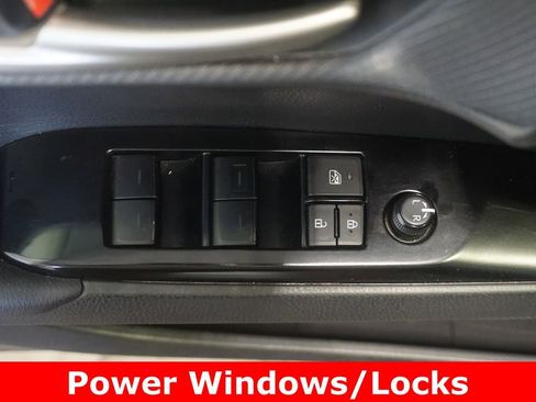 Used 2025 Toyota Camry SE FWD image 5