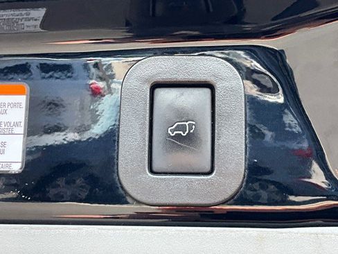 Used 2016 Toyota Sienna XLE w/ XLE Navigation Package image 32