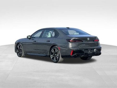 Used 2023 BMW 760i xDrive image 5