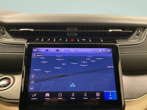 Used 2025 Jeep Grand Cherokee Limited w/ Luxury Tech Group II AWD/4WD image 18