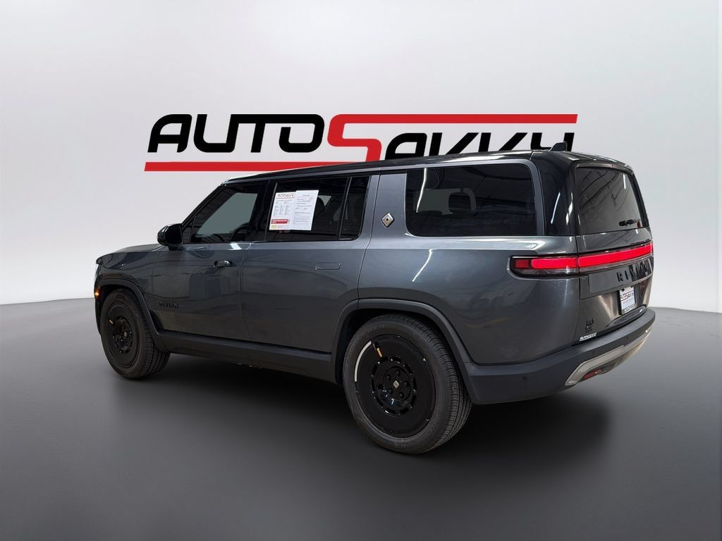 Used 2025 Rivian R1S Adventure Dual AWD/4WD image 7