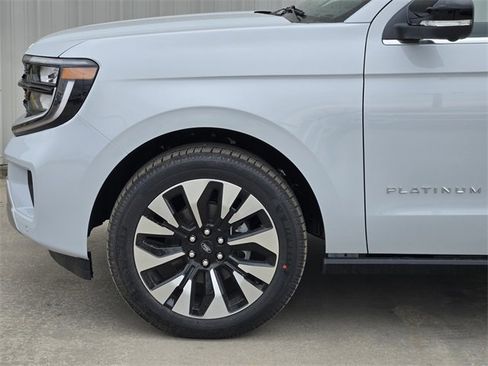 New 2026 Ford Expedition Max Platinum w/ Driver's Package image 8