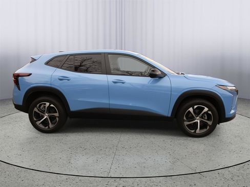 Used 2024 Chevrolet Trax RS w/ Driver Confidence Package FWD image 22