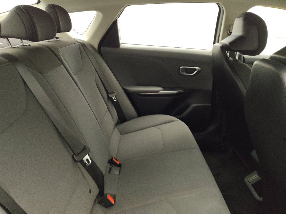 Used 2025 Kia K4 FWD image 19