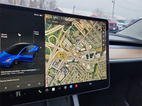 Used 2023 Tesla Model 3 Standard Range image 10