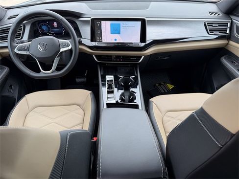 Certified 2025 Volkswagen Atlas Cross Sport SE image 20