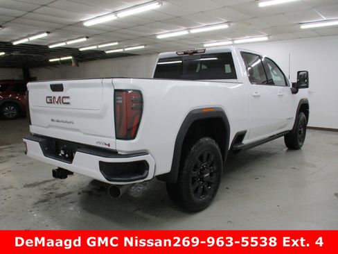 New 2025 GMC Sierra 2500 AT4 w/ Technology Package image 8