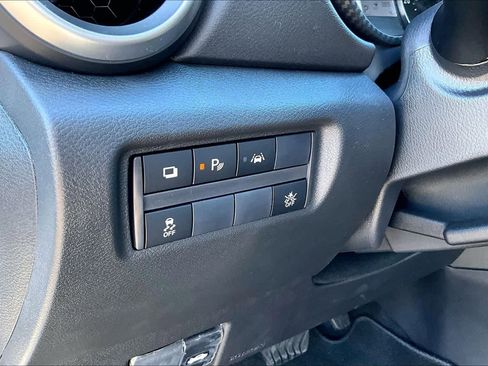 New 2025 Nissan Versa S image 18