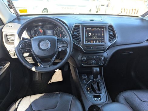 Used 2019 Jeep Cherokee Trailhawk image 15