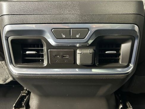 Used 2023 GMC Sierra 3500 AT4 AWD/4WD image 18