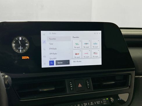 Used 2025 Lexus ES 350 w/ Premium Package FWD image 14