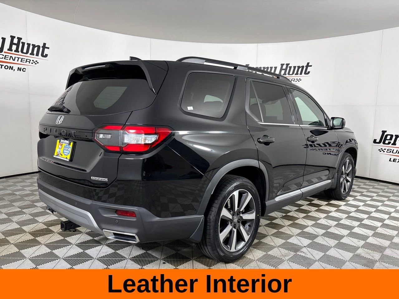 Used 2024 Honda Pilot Touring image 5