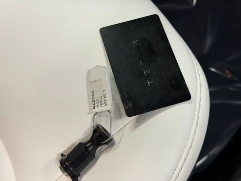 Used 2022 Tesla Model Y Performance image 22