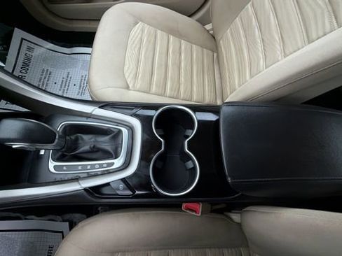 Used 2016 Ford Fusion SE image 15