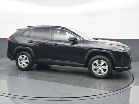 Used 2019 Toyota RAV4 LE image 8