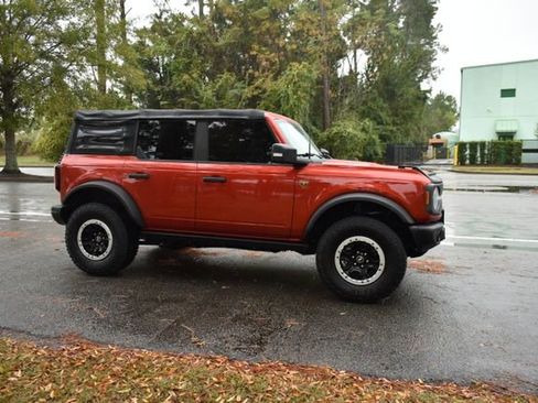 Used 2022 Ford Bronco Badlands image 3
