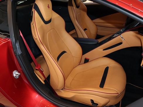 Certified 2022 Ferrari Roma image 33