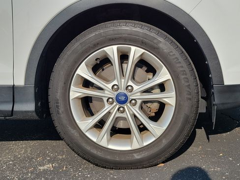 Used 2018 Ford Escape SE FWD image 5