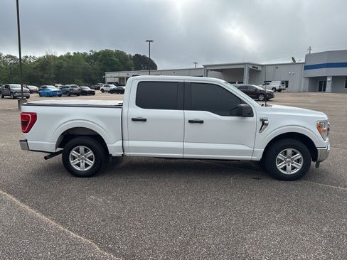 Used 2021 Ford F150 XLT image 3