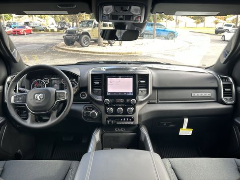 New 2026 RAM 1500 4x4 Crew Cab image 36