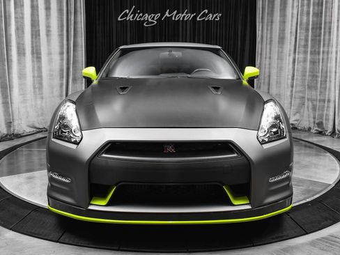 Used 2013 Nissan GT-R Black Edition AWD/4WD image 7