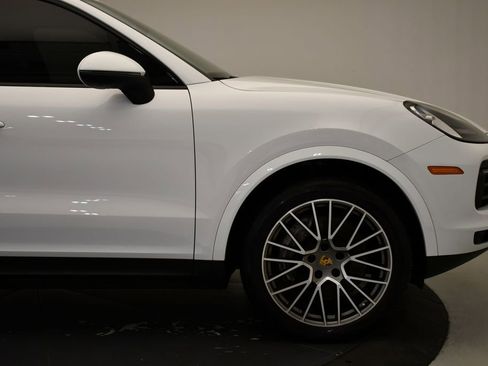 Used 2023 Porsche Cayenne image 15