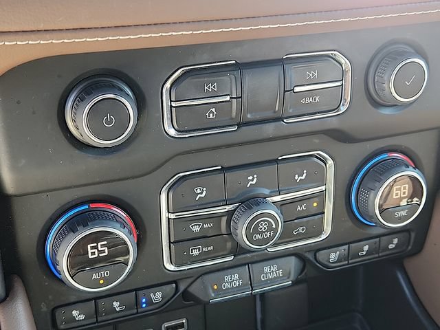 Used 2022 Chevrolet Tahoe High Country AWD/4WD image 16