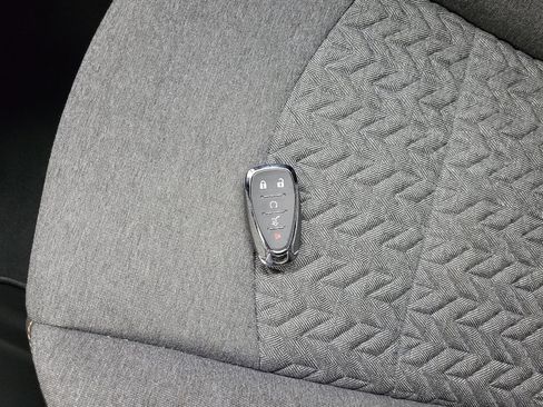 Used 2023 Chevrolet Equinox LT w/ Driver Convenience Package AWD/4WD image 32