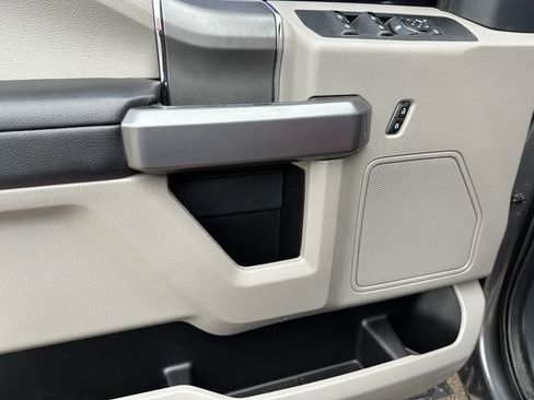 Used 2022 Ford F250 XLT w/ Black Appearance Package image 15