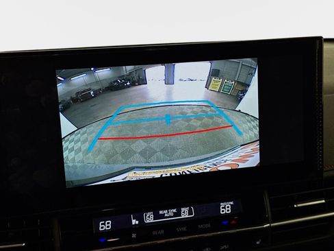 Used 2025 Toyota Sienna XSE w/ XSE Plus Package image 17