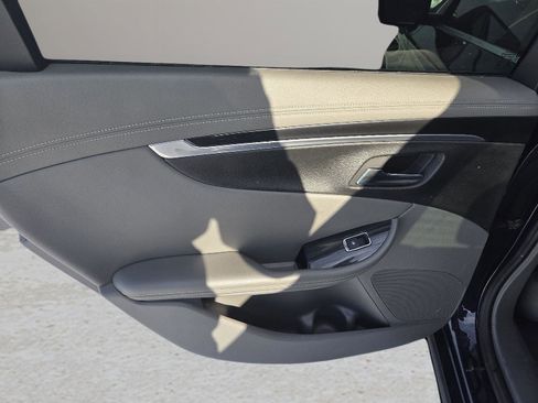 Used 2018 Chevrolet Impala LT image 25