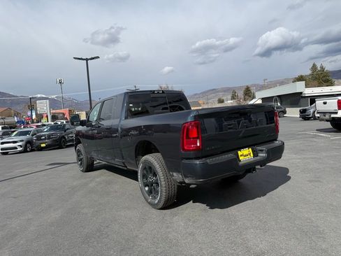 New 2026 RAM 2500 Laramie AWD/4WD image 3