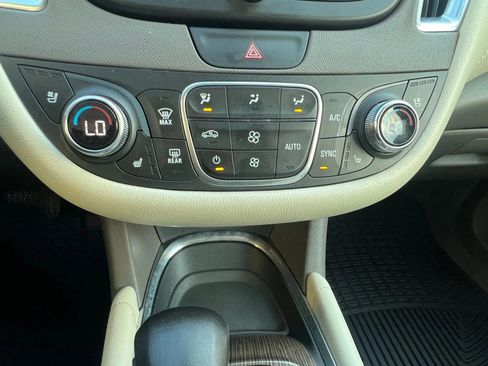 Used 2022 Chevrolet Malibu Premier image 18