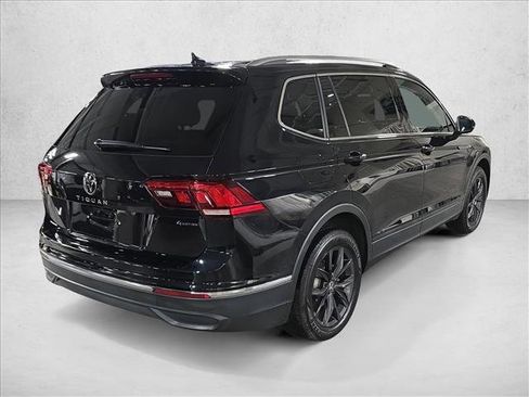 Used 2024 Volkswagen Tiguan SE image 5