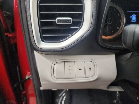 Used 2022 Hyundai Venue SEL w/ Cargo Package FWD image 22
