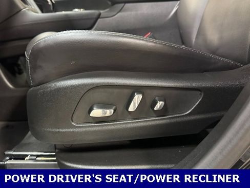 Used 2025 Cadillac XT5 Premium Luxury image 14