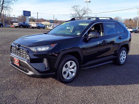 Certified 2019 Toyota RAV4 LE image 3