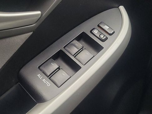Used 2015 Toyota Prius Three FWD image 27