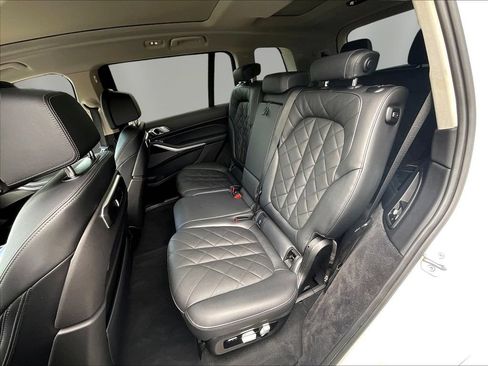 Used 2023 BMW X7 xDrive40i AWD/4WD image 21