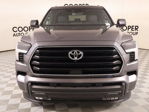 Used 2025 Toyota Sequoia SR5 AWD/4WD image 10