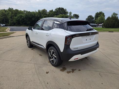 New 2026 Nissan Kicks SV w/ SV Premium Package FWD image 6