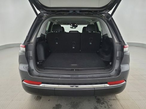 Used 2023 Jeep Grand Cherokee Limited image 29