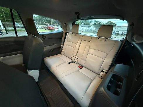 Used 2018 Honda Pilot Touring image 4