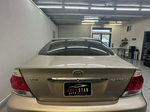 Used 2005 Toyota Camry LE image 35