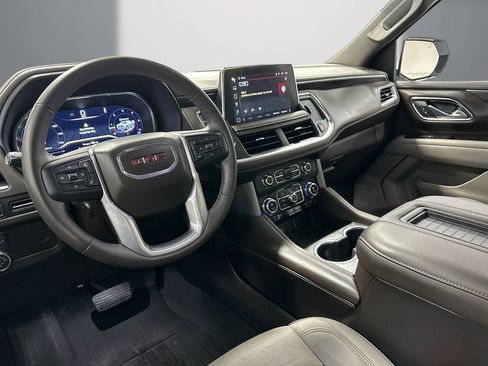 Used 2024 GMC Yukon SLT w/ SLT Premium Package AWD/4WD image 13