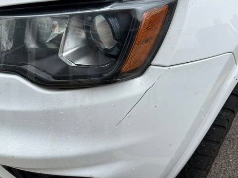 Used 2019 Jeep Grand Cherokee Altitude AWD/4WD image 2