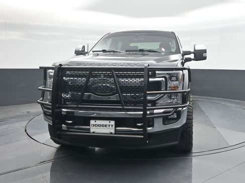 Used 2022 Ford F250 XLT w/ XLT Premium Package image 5