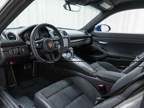 Certified 2021 Porsche 718 Cayman GT4 RWD image 4